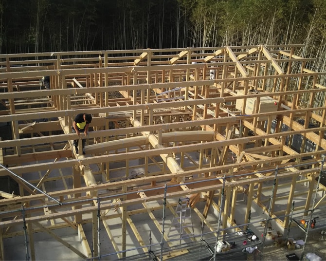 木組み＋在来軸組工法で組まれた家